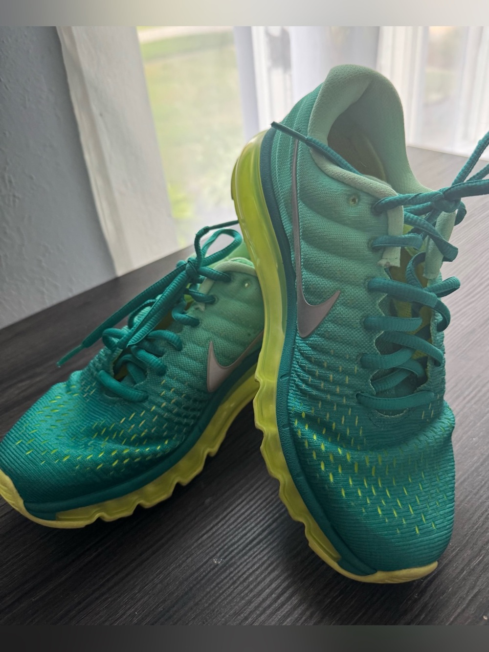 Nike Air Max 2017 Womens Size 8Running Walking Shoes Green Yellow 849560-302